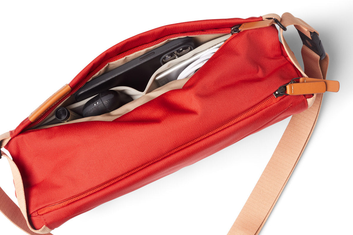 Bellroy Sling (7l) - HotSauce