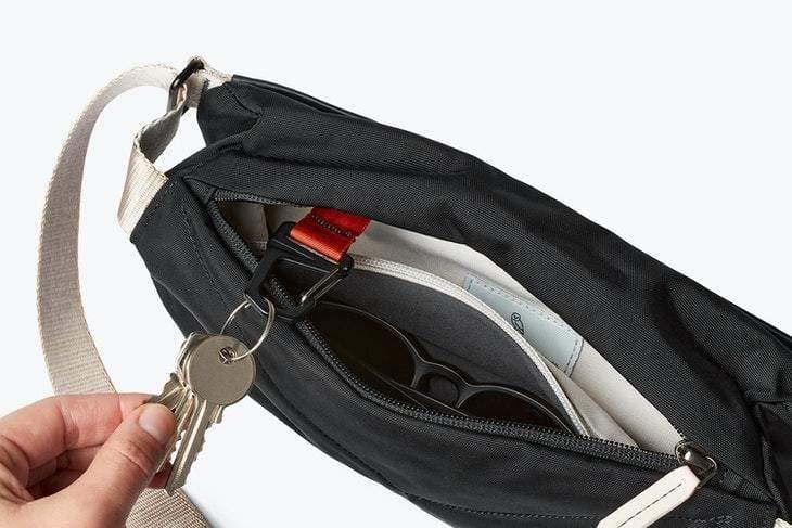 Bellroy Övtáska Bellroy Sling Mini Premium övtáska (4l) - Black Sand