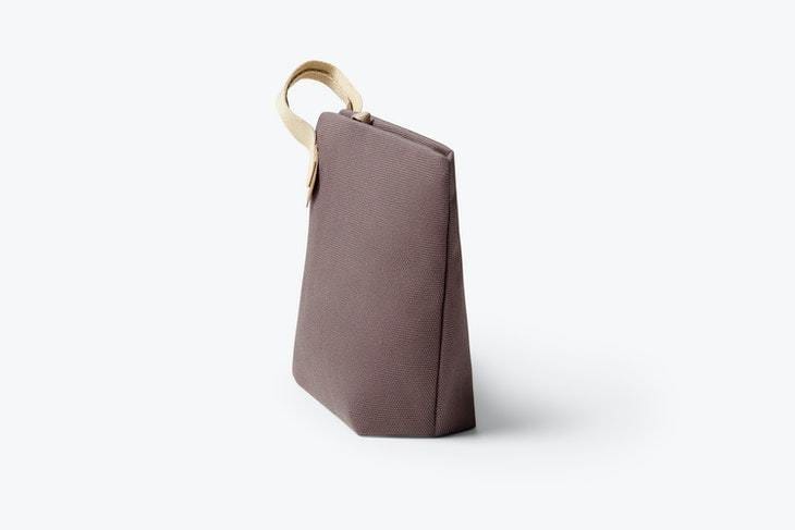 Bellroy Neszeszer Bellroy Standing Pouch - Gumnut