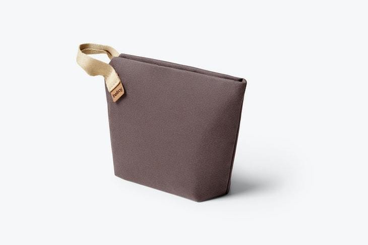Bellroy Neszeszer Bellroy Standing Pouch - Gumnut