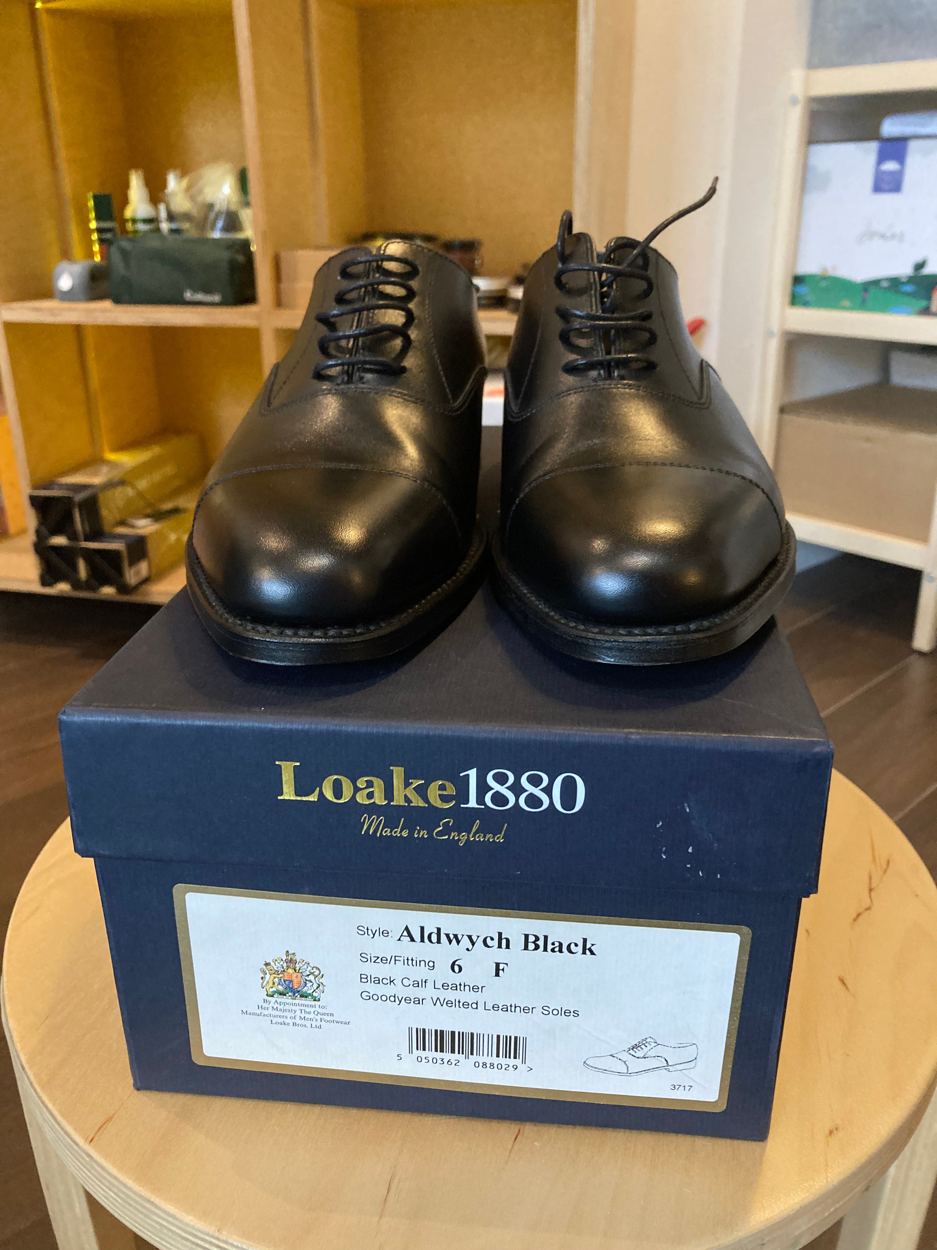 Loake 1880 - Aldwych Black - UK6/EU39.5 - bemutató darab